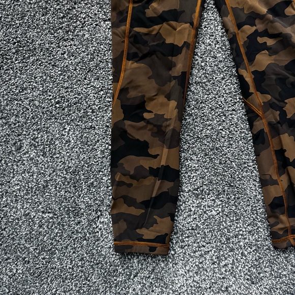 Lululemon Time To Sweat Crop 23"
Size 4
Heritage 365 Camo Burnt Caramel - Picture 8 of 12